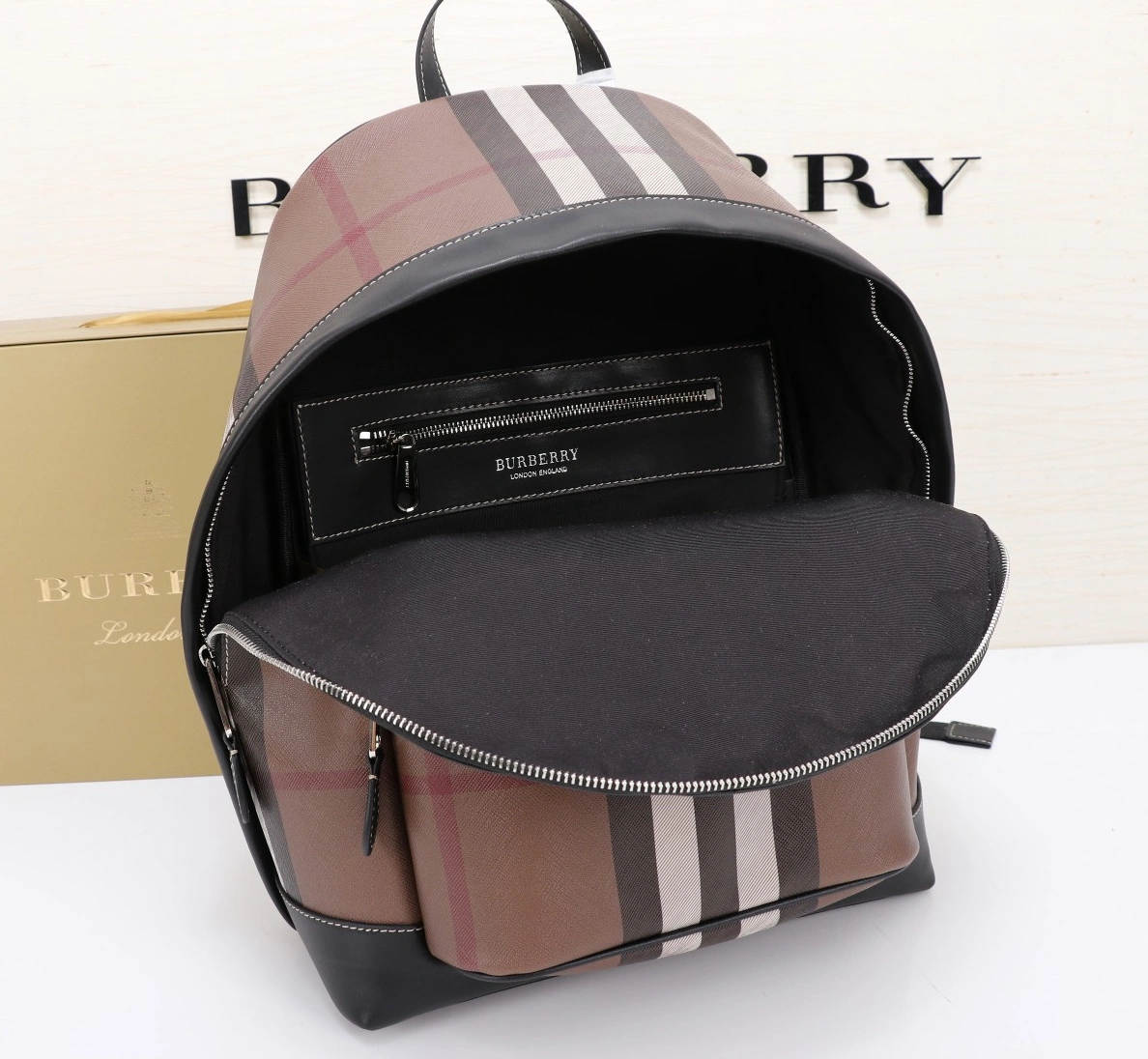 EyeCatching 6050 Burberry AAA Man Backpacks