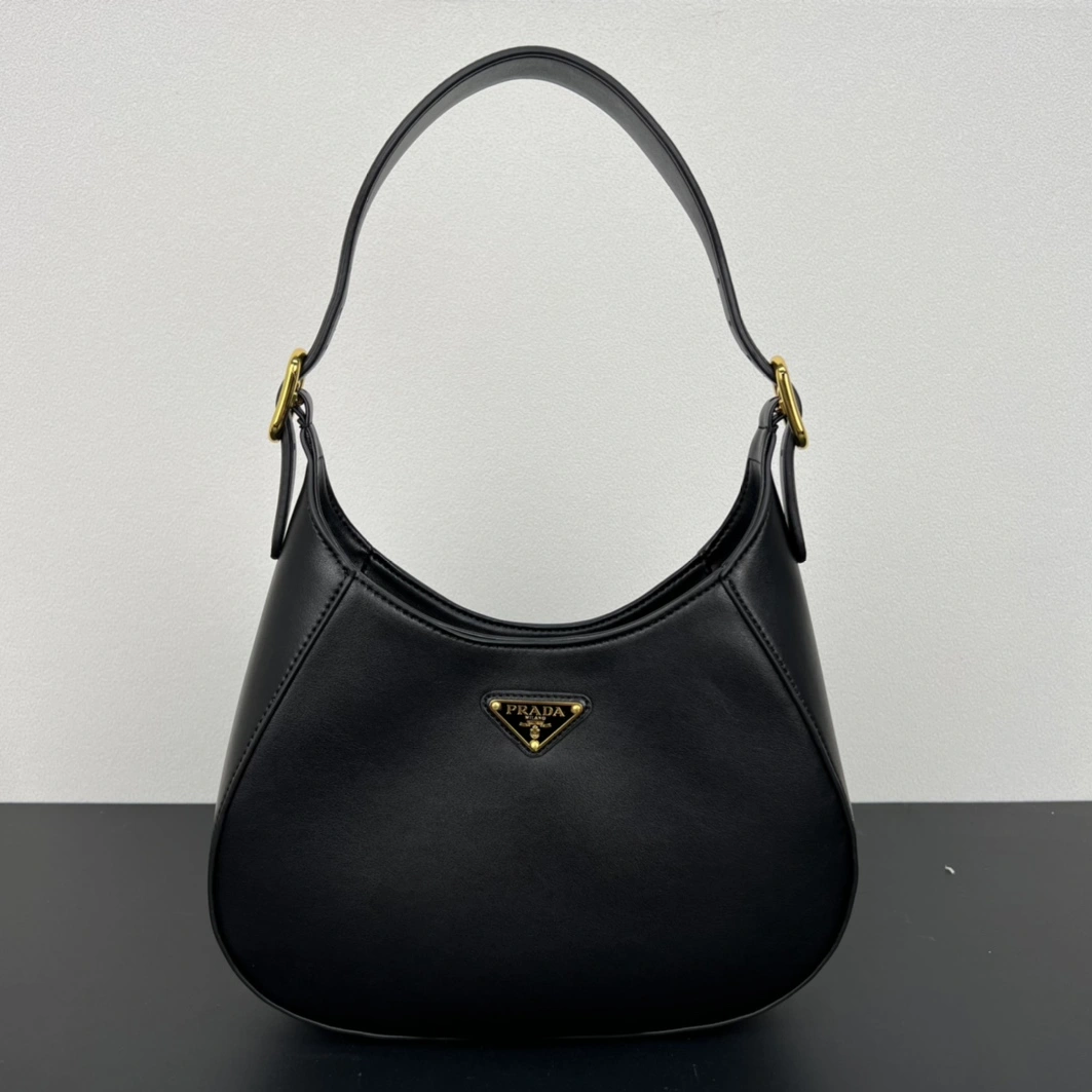 EyeCatching 6068 Prada AAA Quality Shoulder Bags For Women