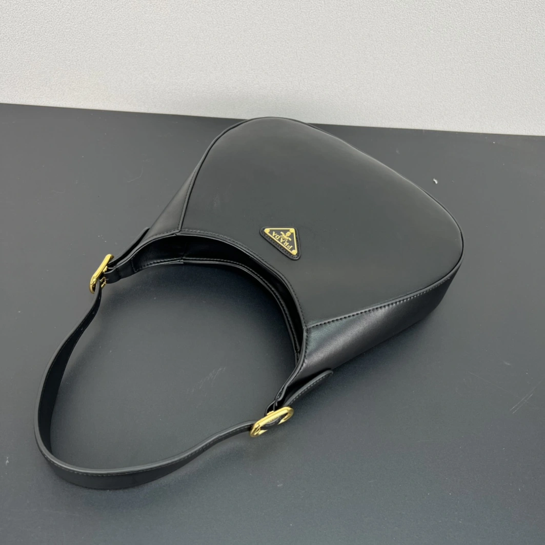 EyeCatching 6068 Prada AAA Quality Shoulder Bags For Women