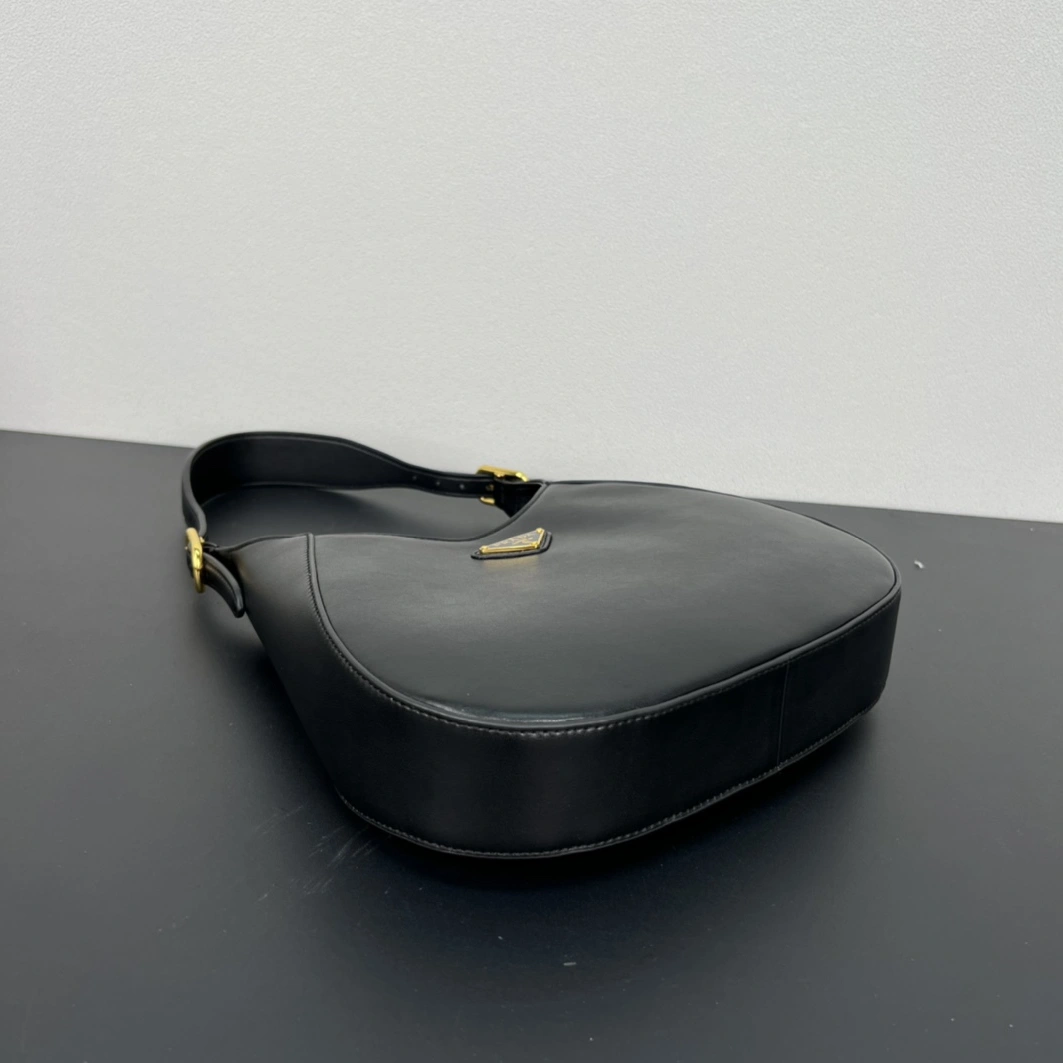 EyeCatching 6068 Prada AAA Quality Shoulder Bags For Women