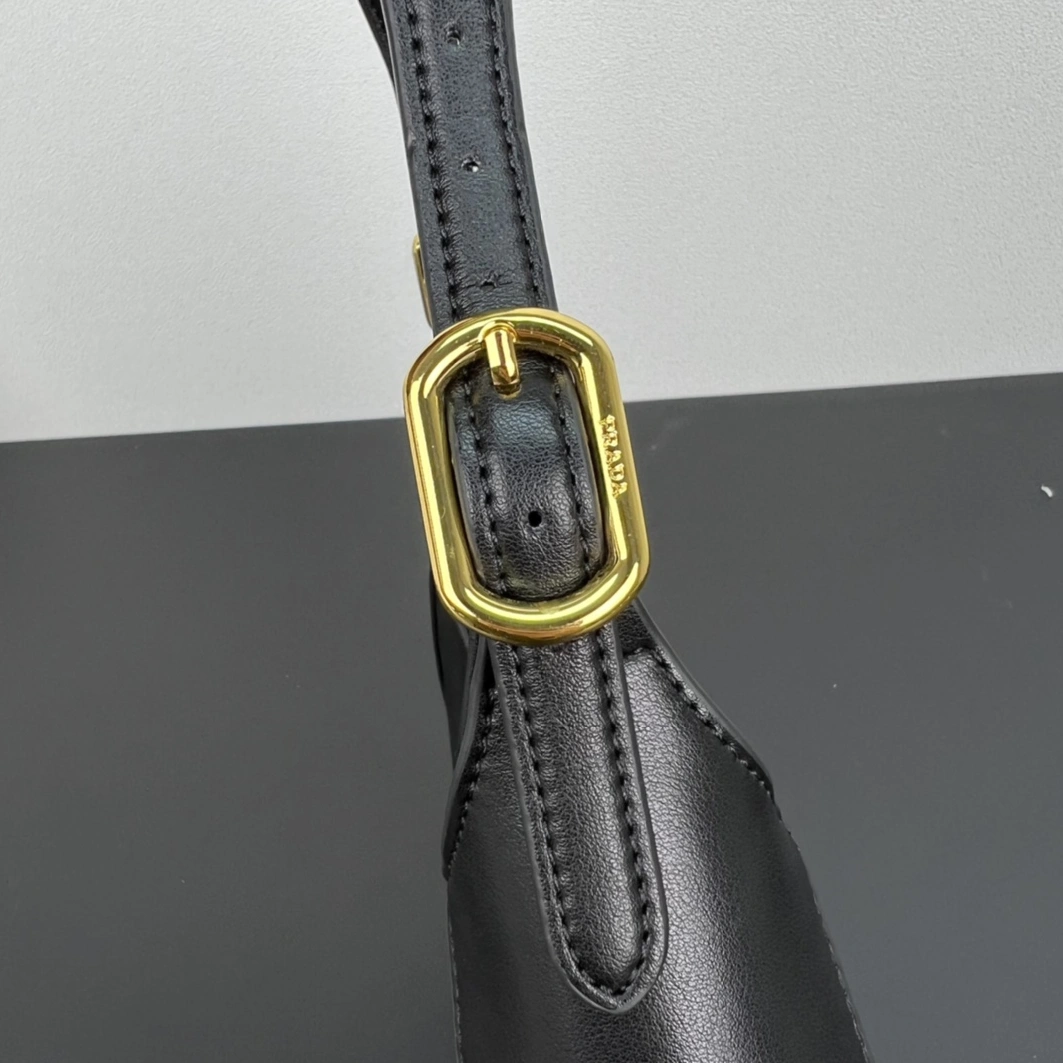 EyeCatching 6068 Prada AAA Quality Shoulder Bags For Women