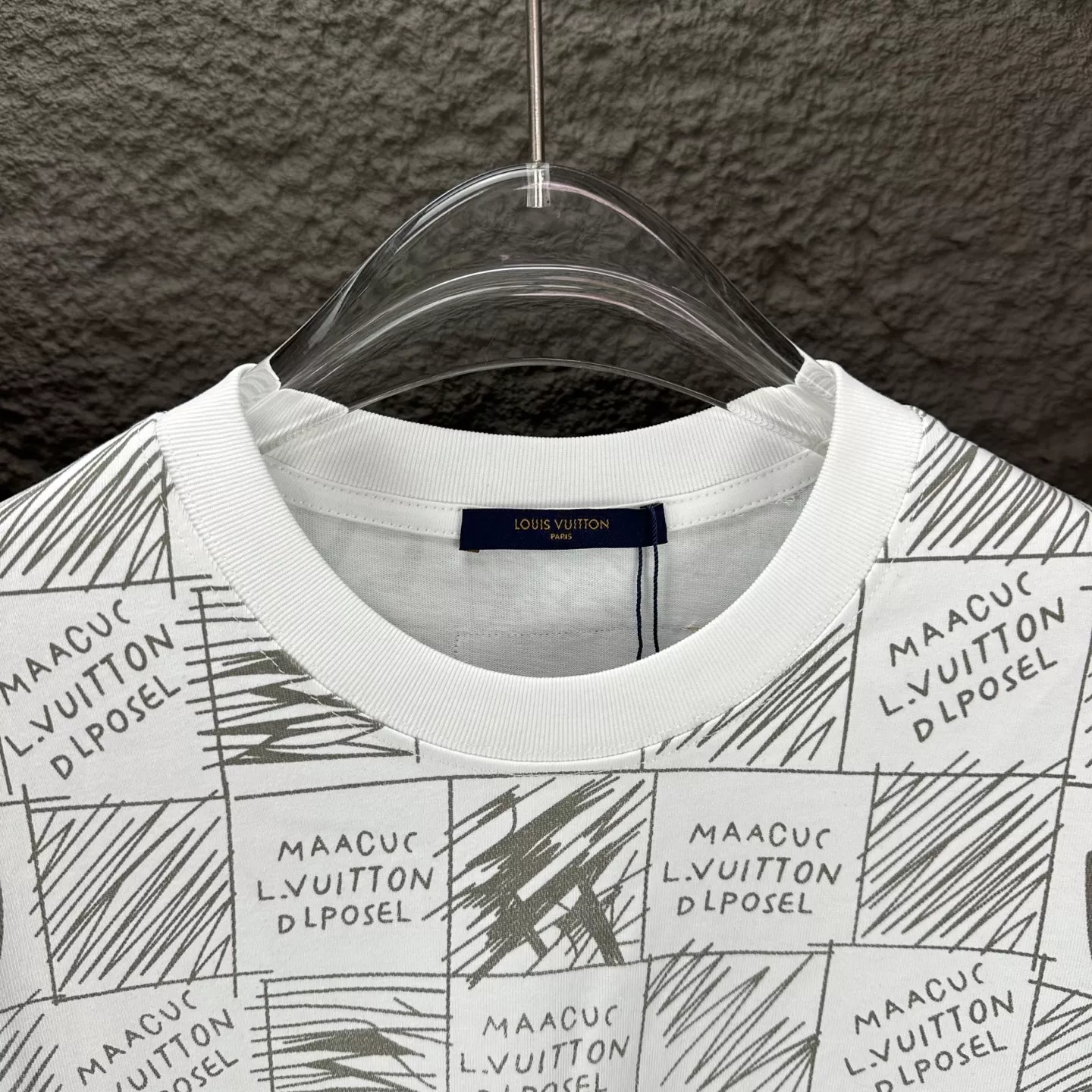 EyeCatching 6142 Louis Vuitton LV T-Shirts Short Sleeved For Unisex