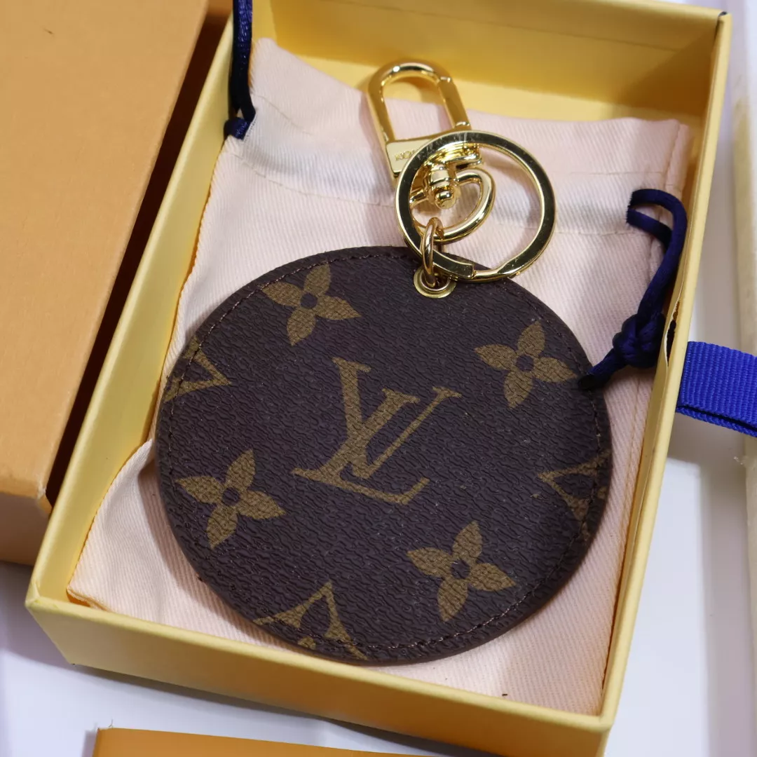 EyeCatching 632 Louis Vuitton LV Key Holder And Bag Buckle
