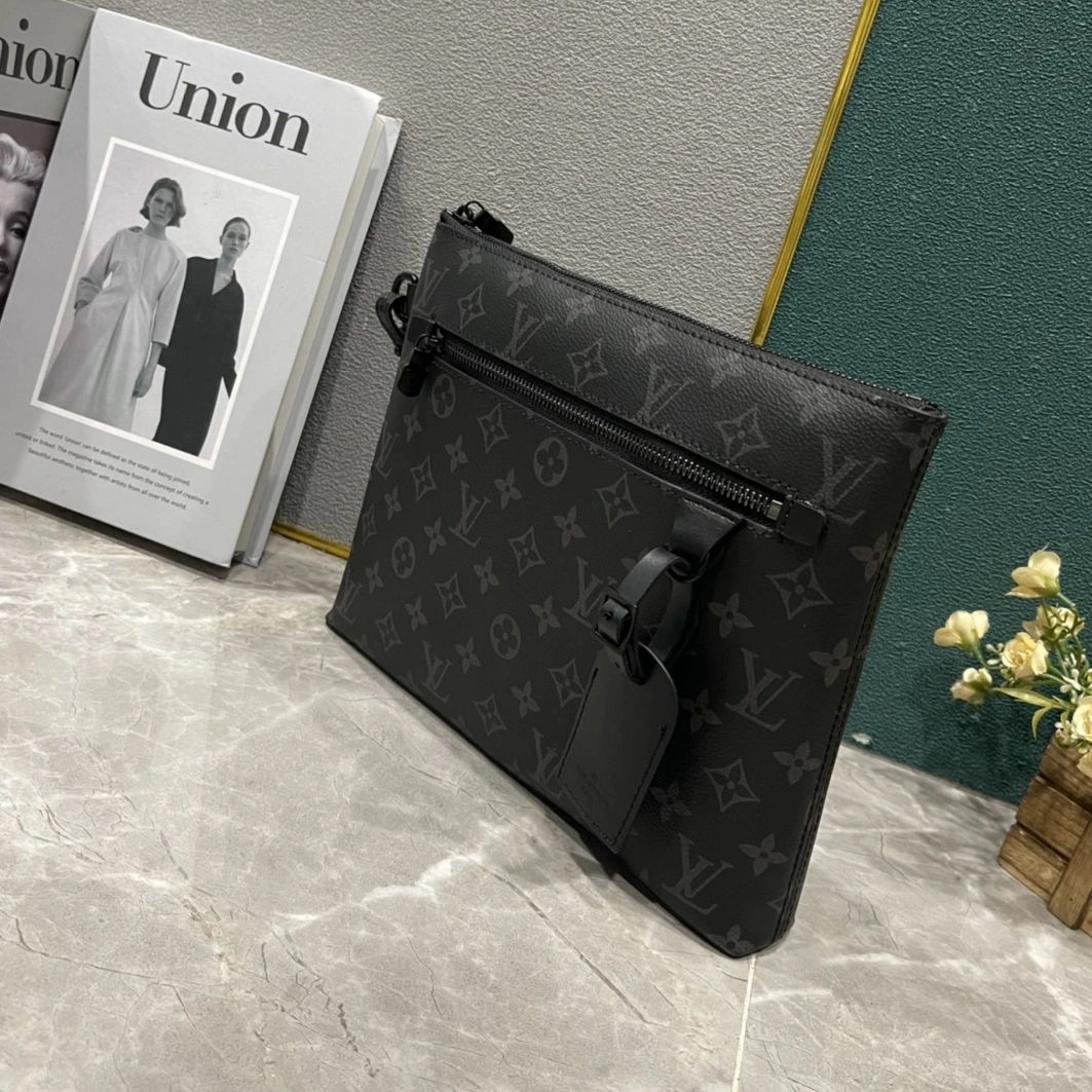 EyeCatching 6444 Louis Vuitton AAA Man Wallets