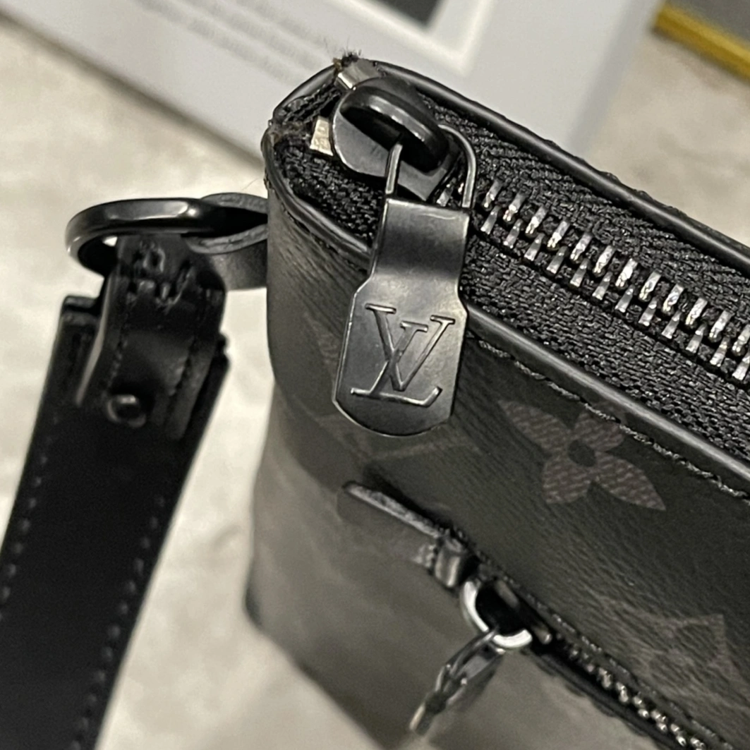 EyeCatching 6444 Louis Vuitton AAA Man Wallets