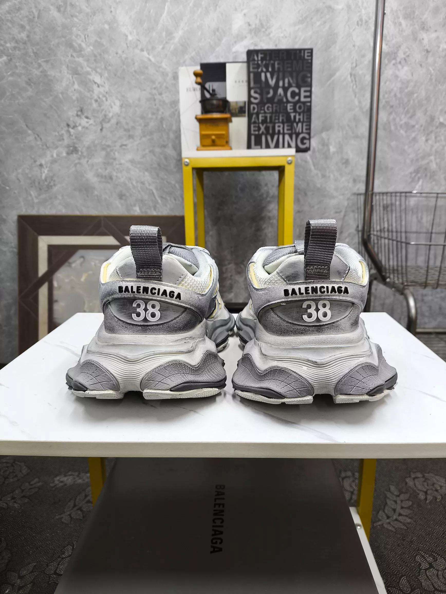 EyeCatching 6458 Balenciaga Casual Shoes For Men