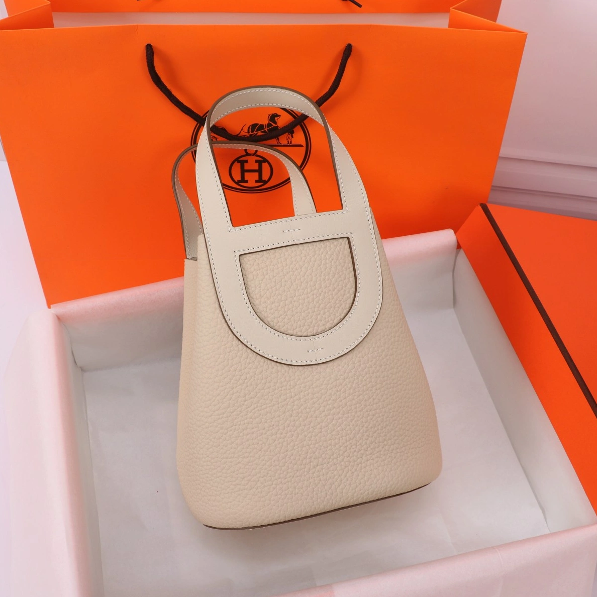 EyeCatching 6653 Hermes AAA Quality Handbags In Gold For Women