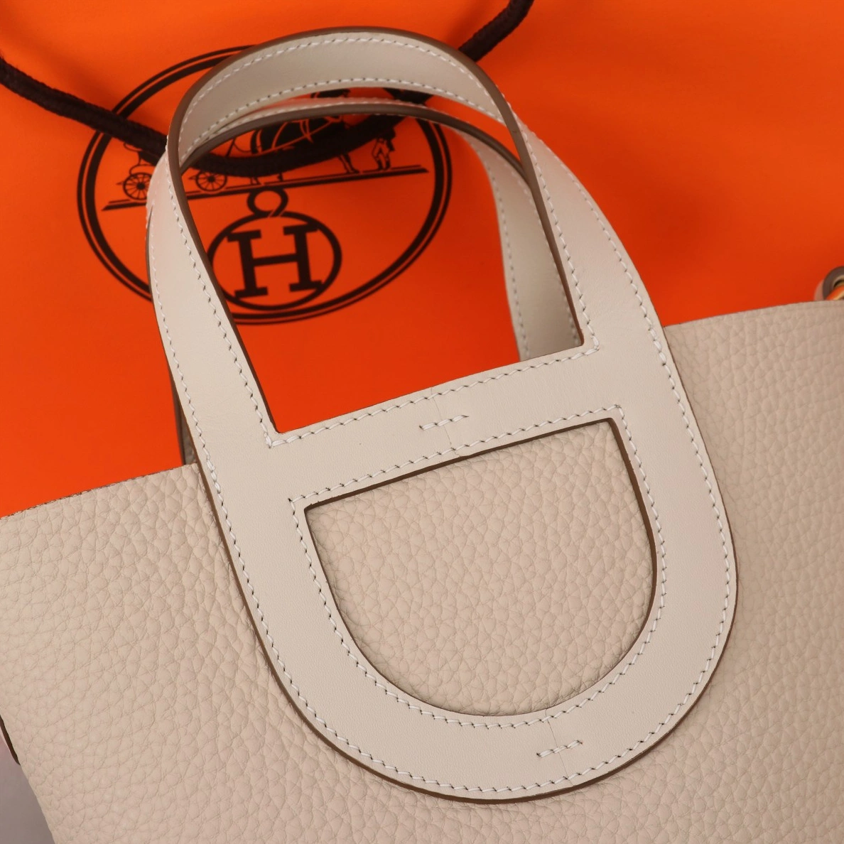 EyeCatching 6653 Hermes AAA Quality Handbags In Gold For Women