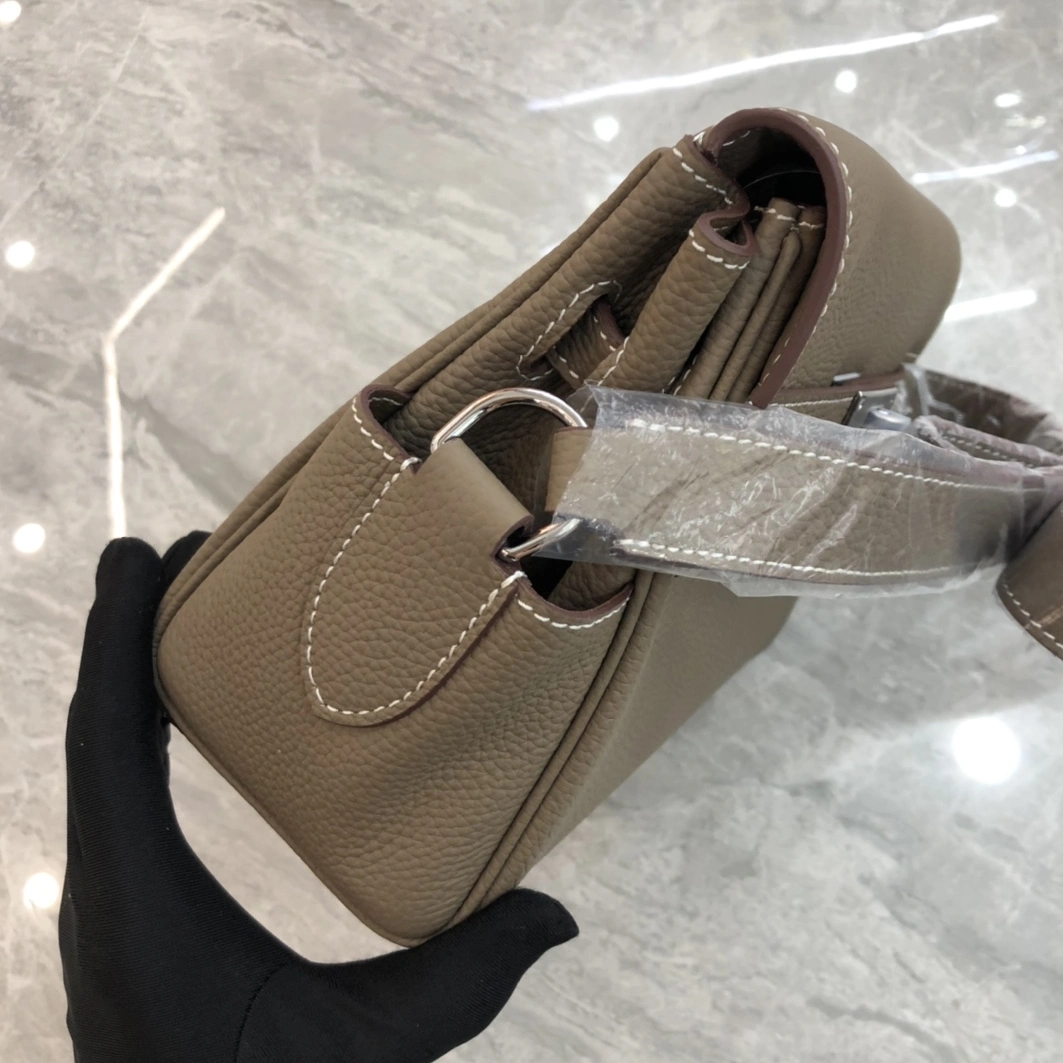 EyeCatching 6742 Hermes AAA Quality Messenger Bags For Women