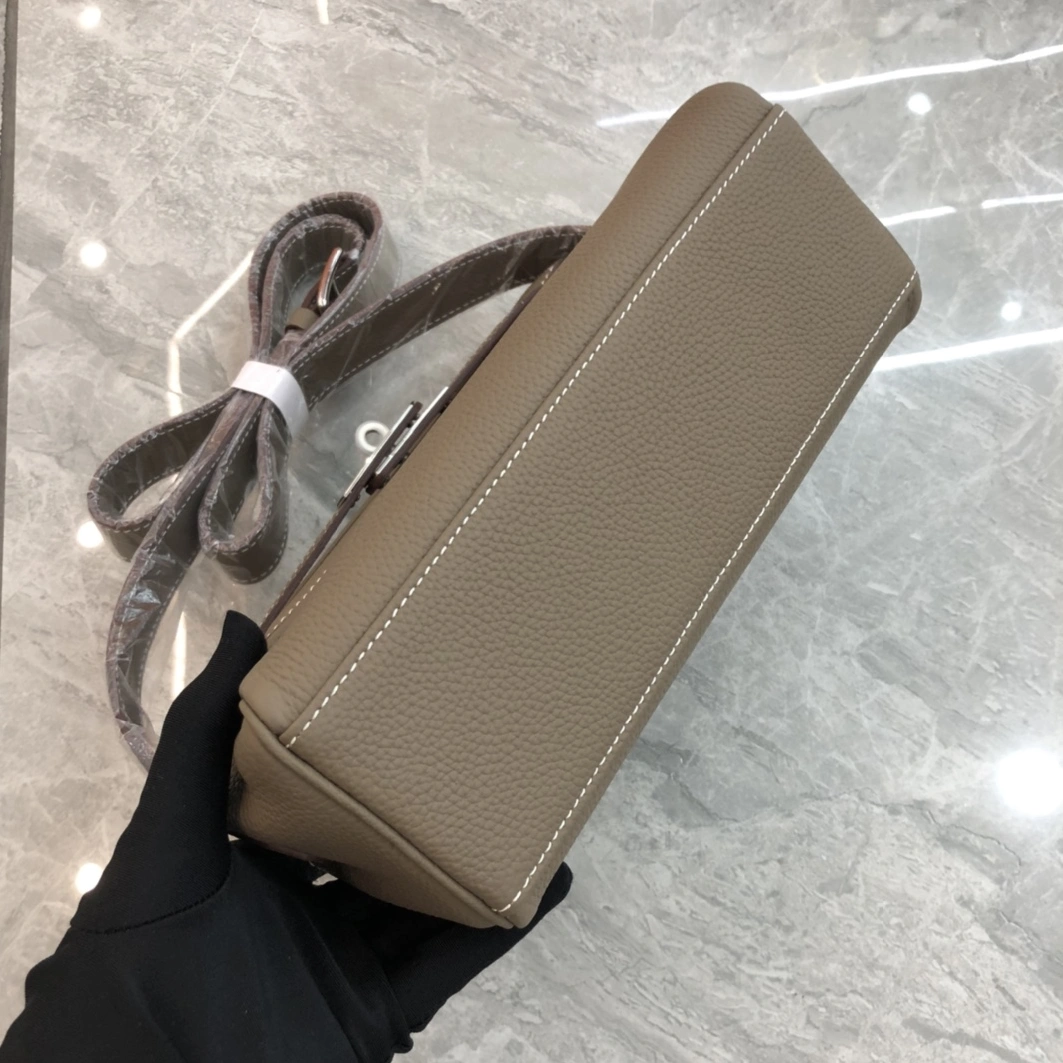 EyeCatching 6742 Hermes AAA Quality Messenger Bags For Women