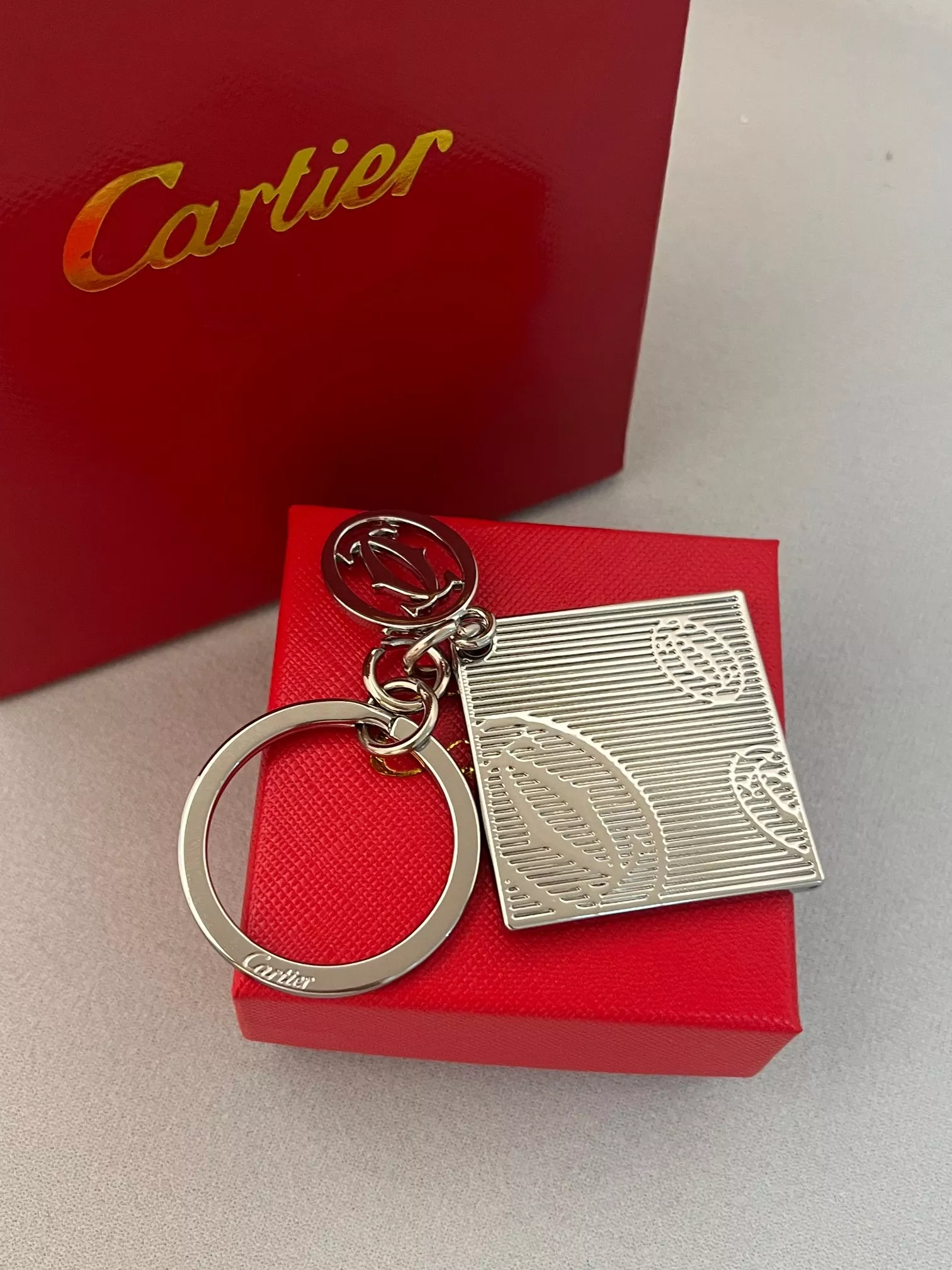 EyeCatching 6747 Cartier Key Holder And Bag Buckle