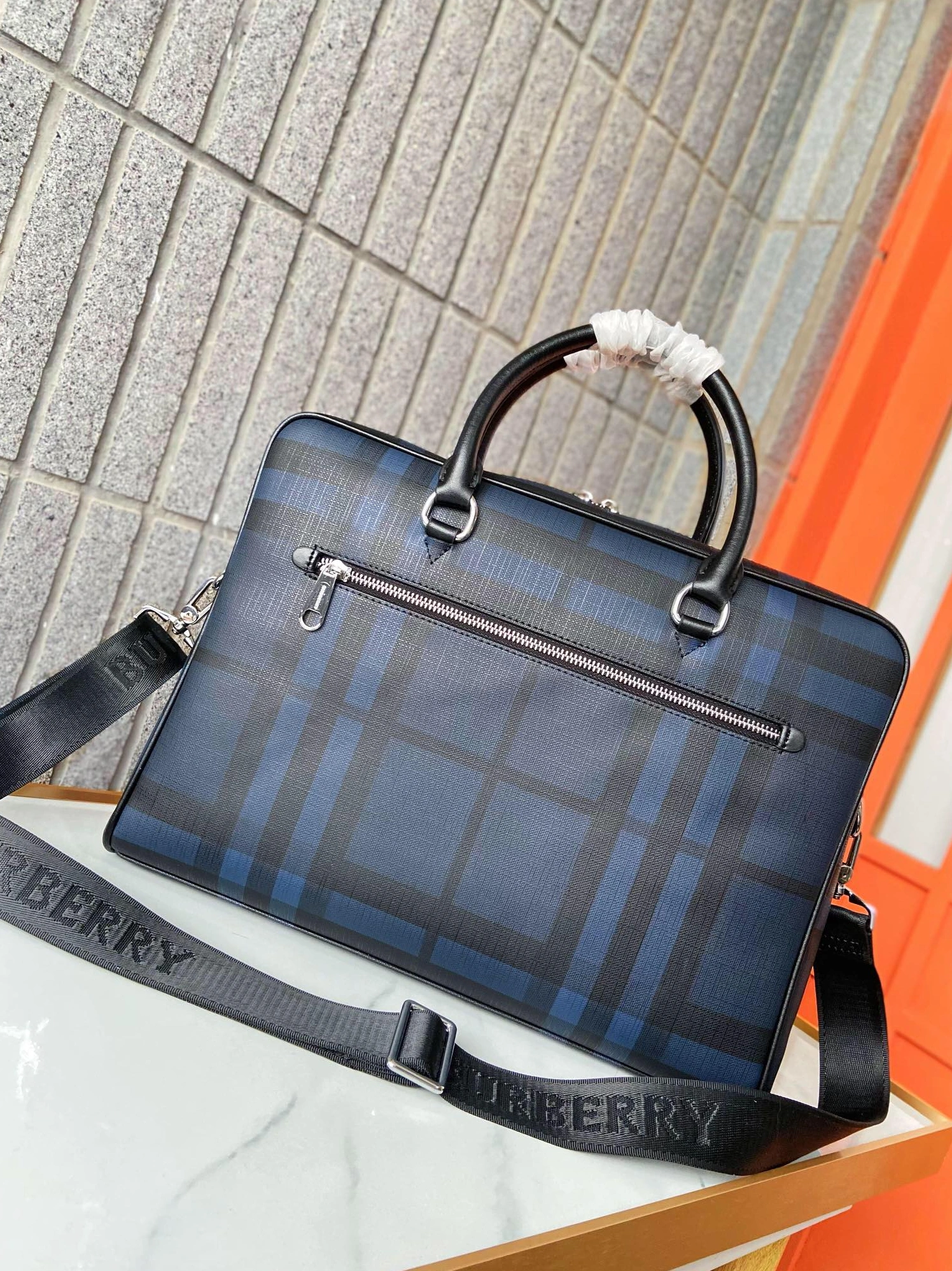 EyeCatching 681 Burberry AAA Man Handbags