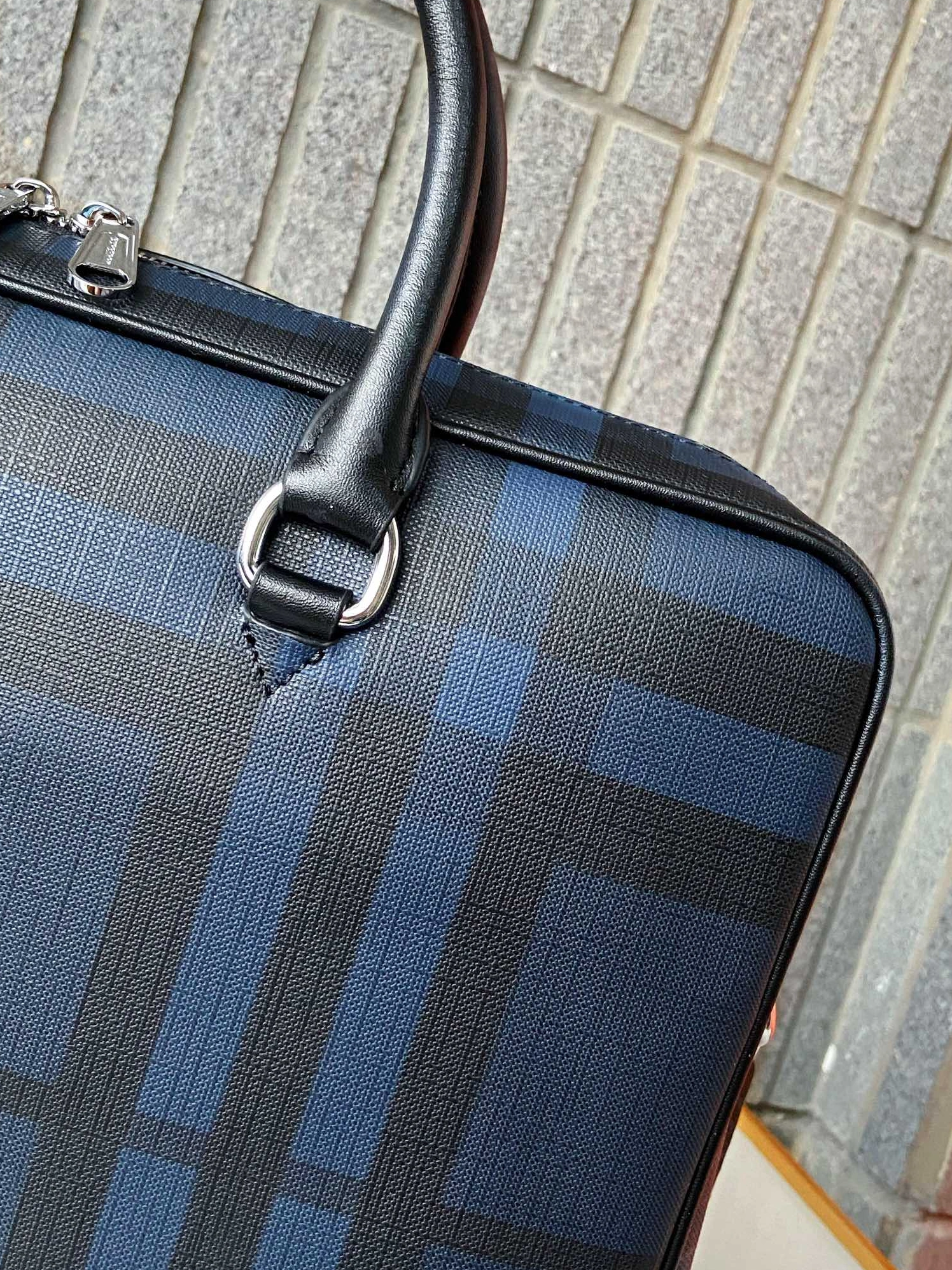 EyeCatching 681 Burberry AAA Man Handbags