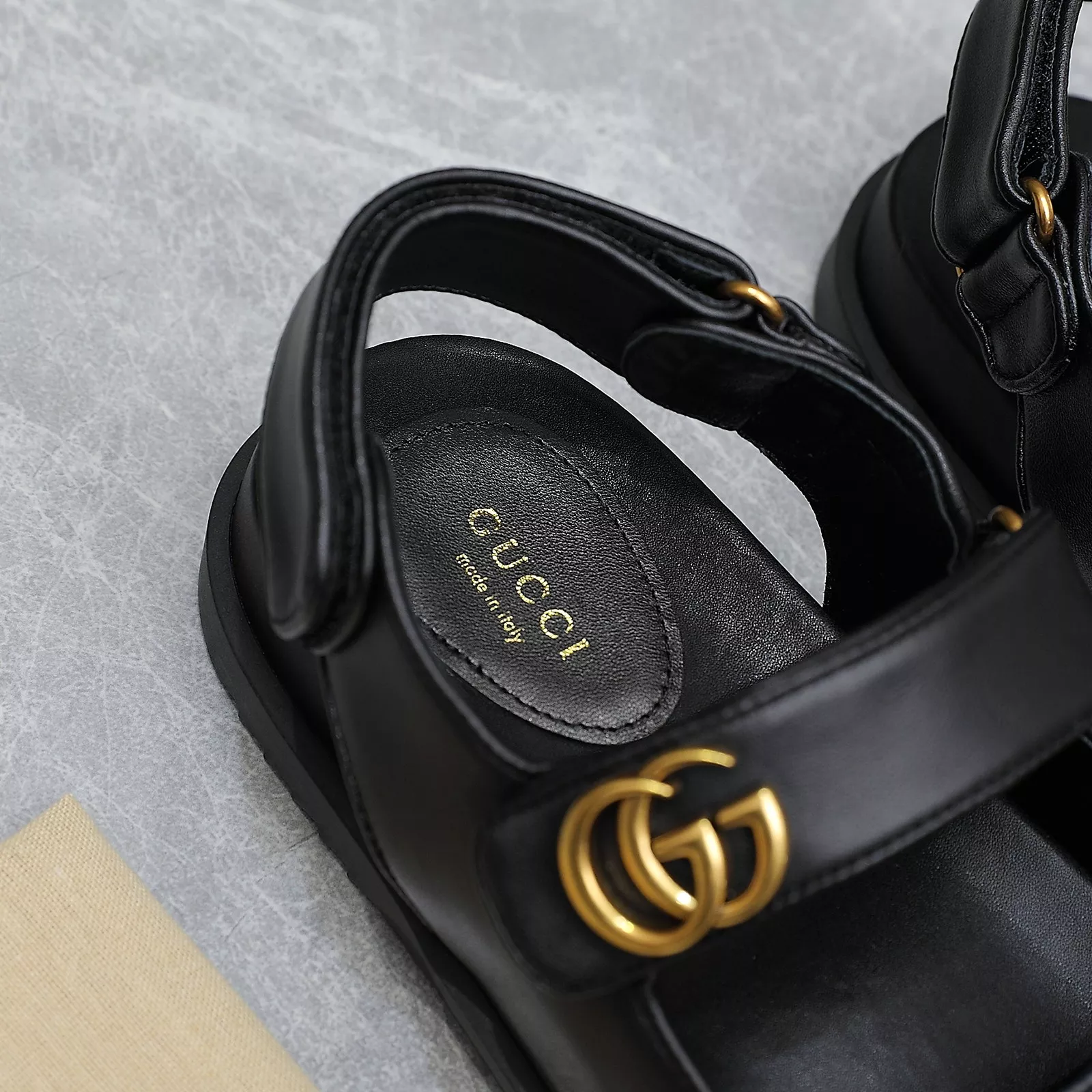 EyeCatching 6903 Gucci Sandal For Women