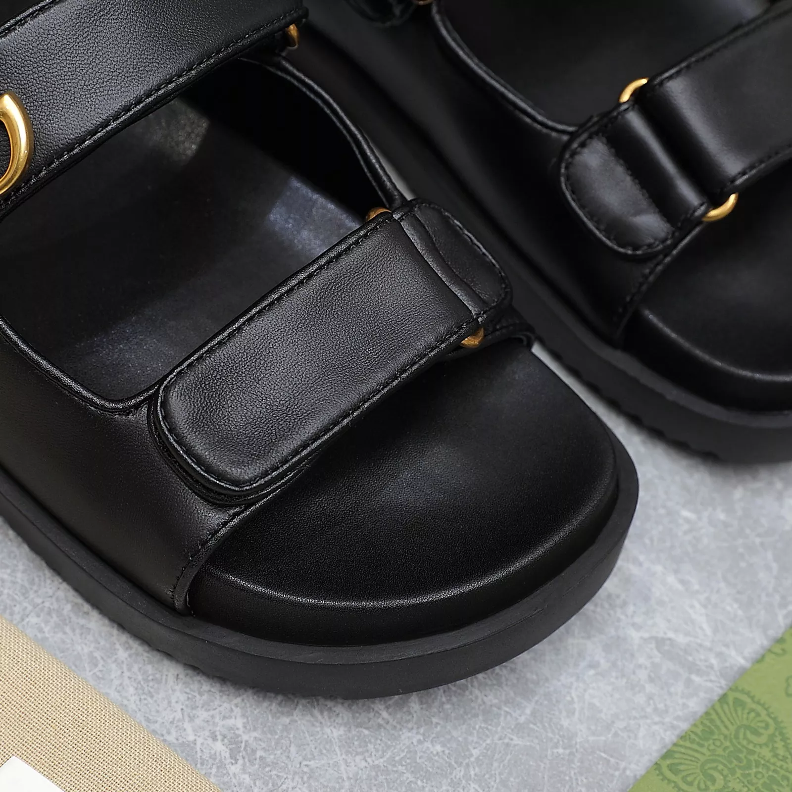 EyeCatching 6903 Gucci Sandal For Women