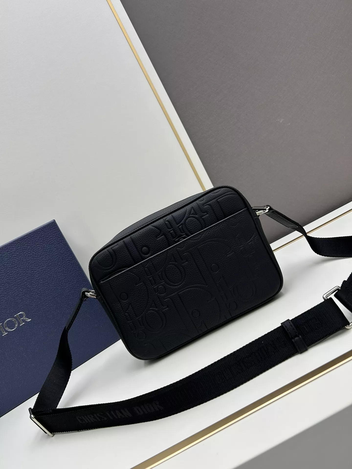 EyeCatching 7033 Christian Dior AAA Quality Messenger Bags For Unisex