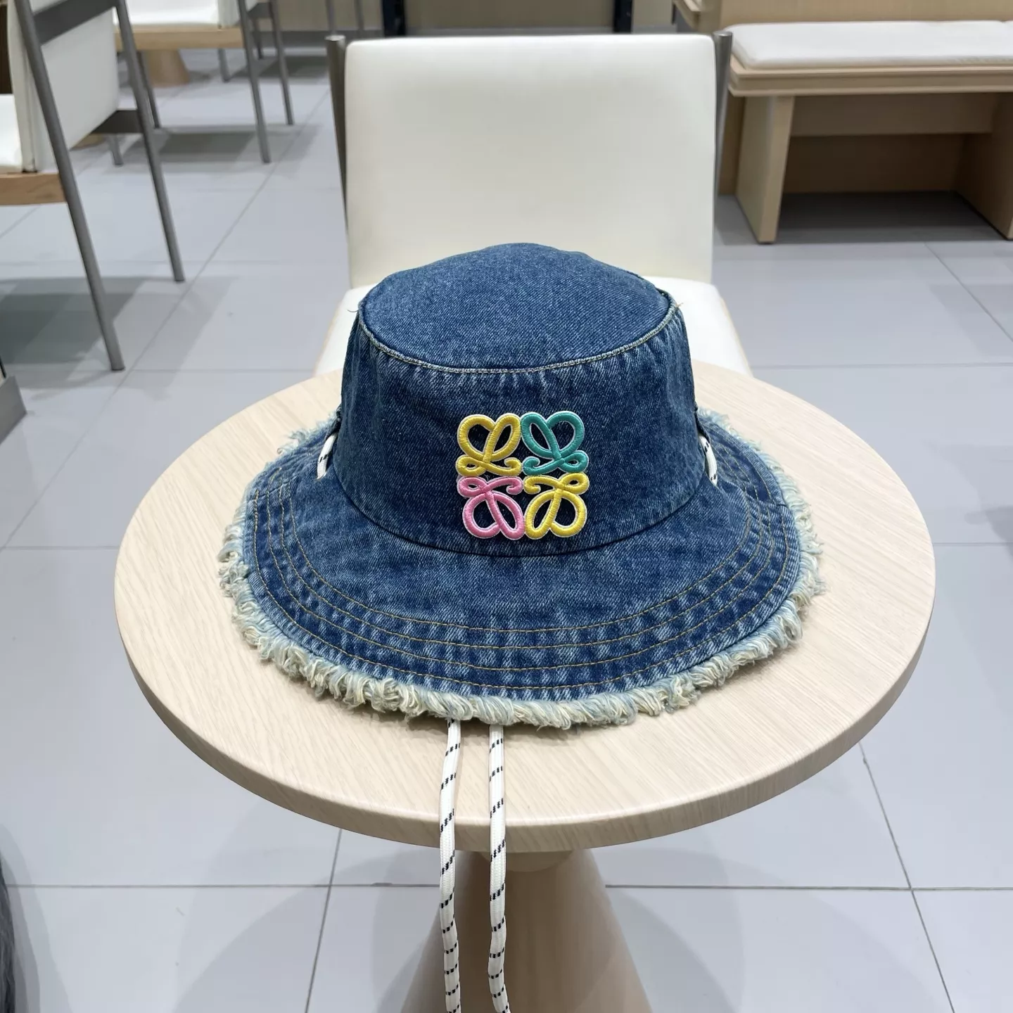 EyeCatching 7054 LOEWE Caps