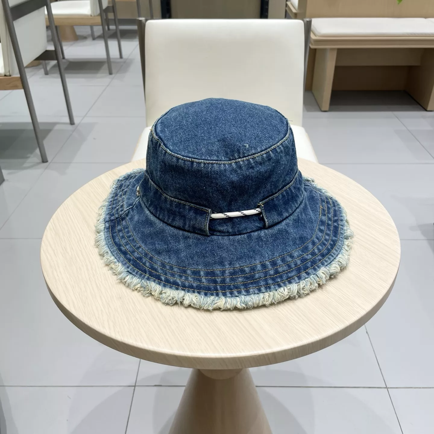 EyeCatching 7054 LOEWE Caps