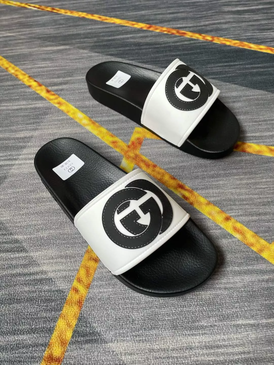 EyeCatching 7113 Gucci Slippers For Men