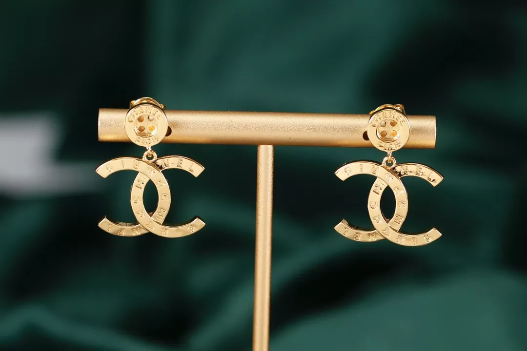 EyeCatching 7177 Chanel Earrings For Women