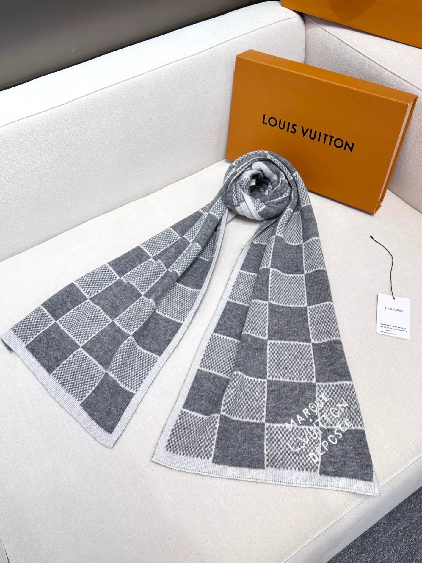 EyeCatching 7190 Louis Vuitton Scarf For Unisex