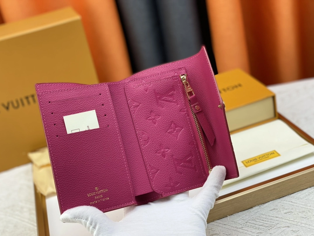 EyeCatching 7317 Louis Vuitton LV Wallets For Women