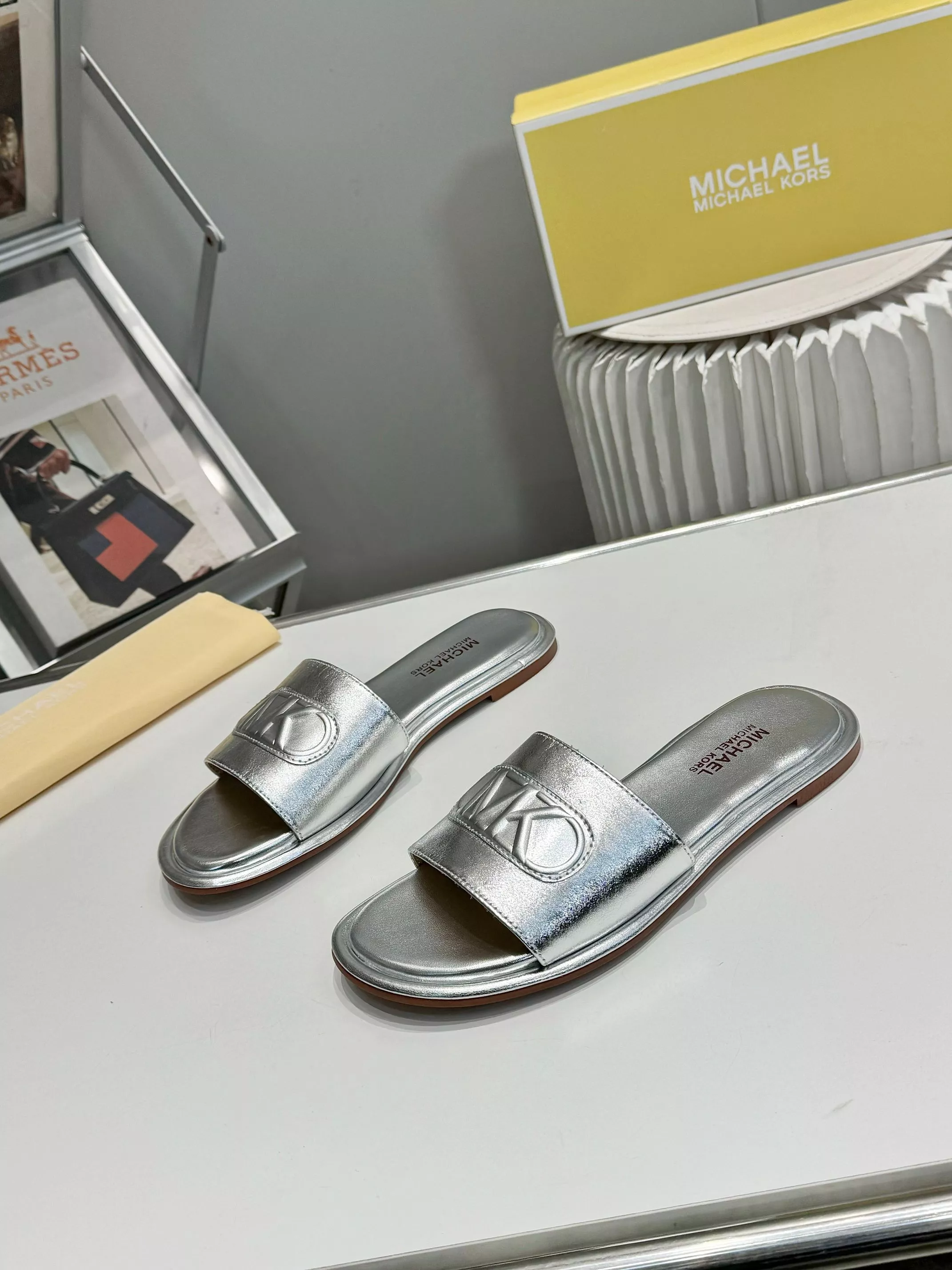 EyeCatching 7338 Michael Kors Slippers For Women
