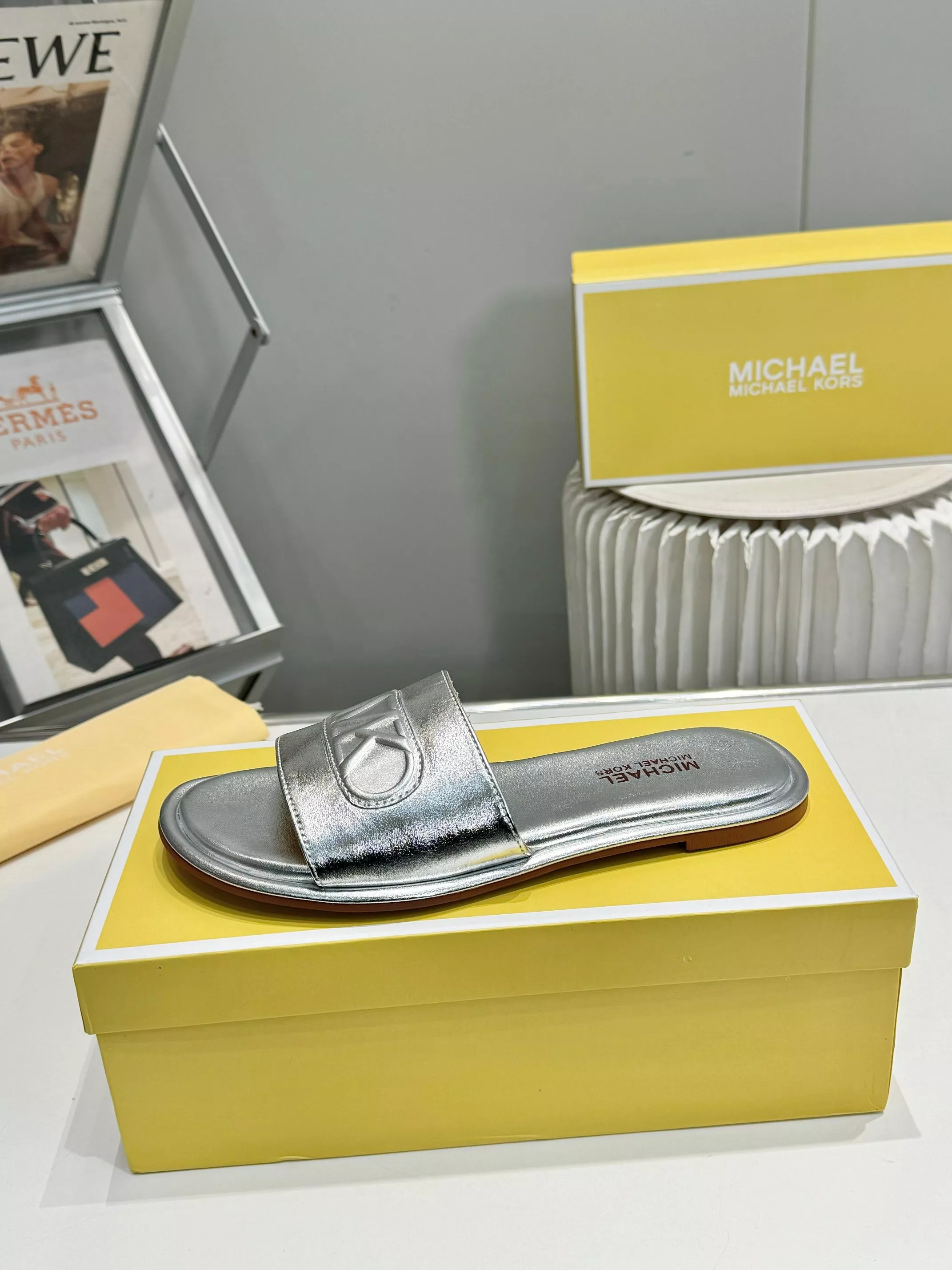 EyeCatching 7338 Michael Kors Slippers For Women
