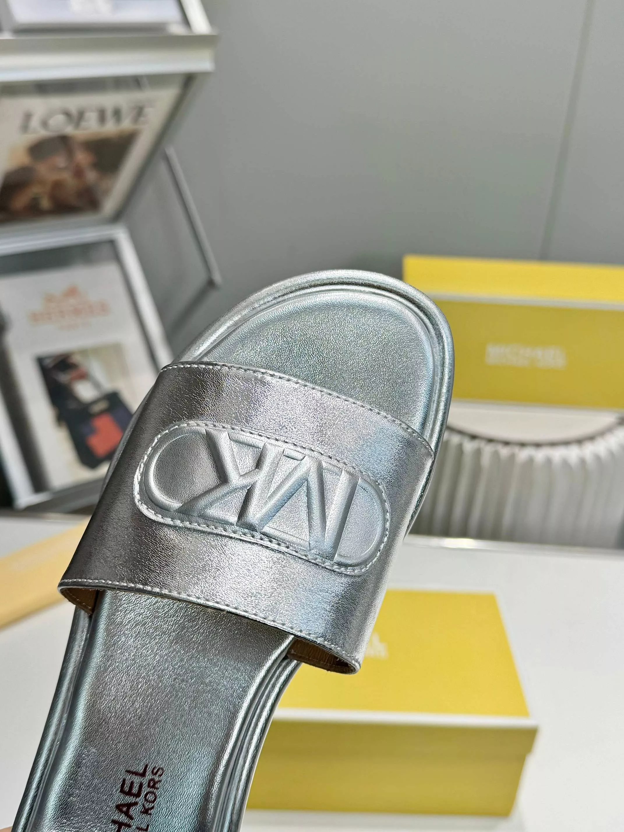 EyeCatching 7338 Michael Kors Slippers For Women