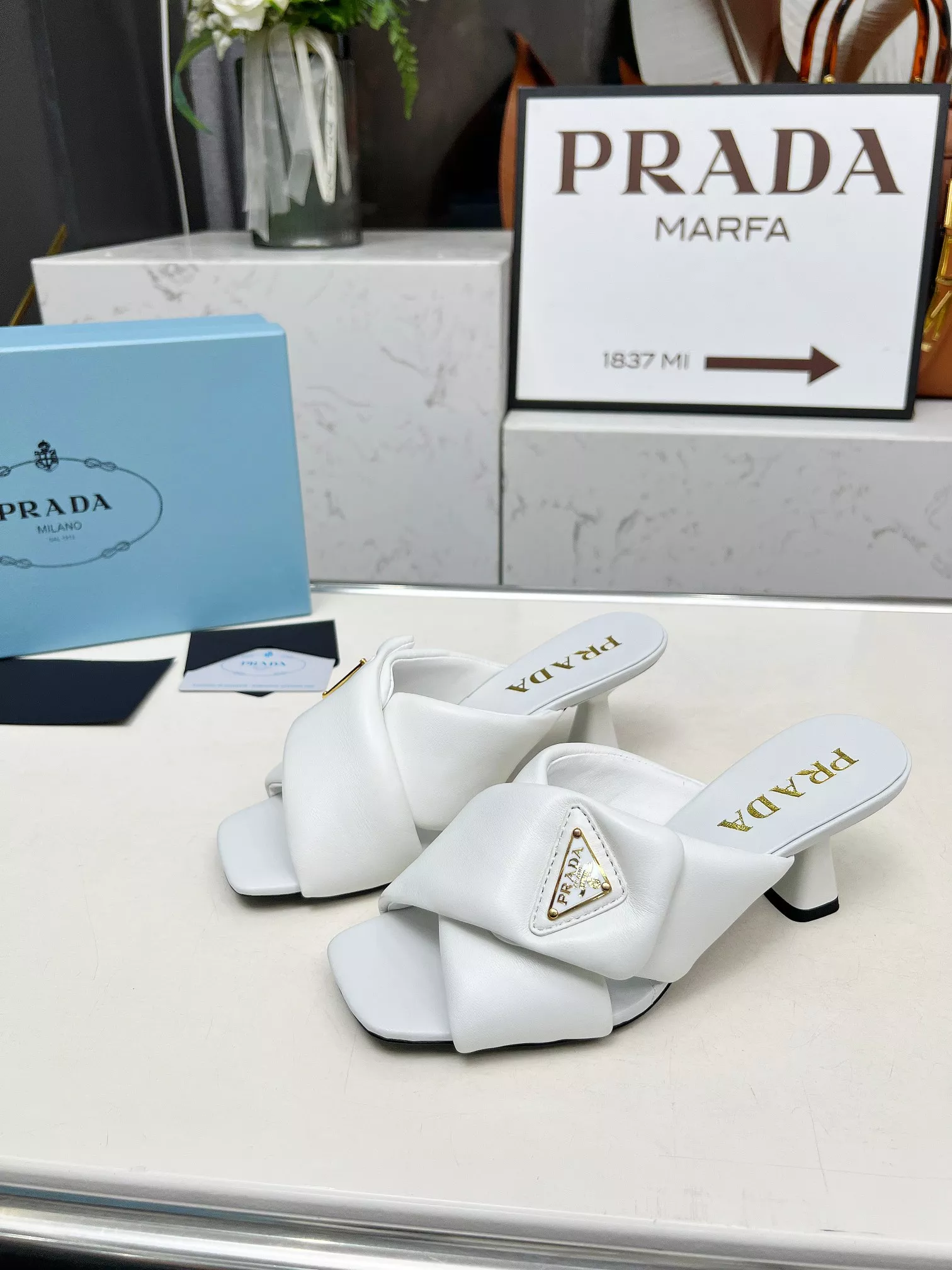 EyeCatching 7393 Prada Slippers For Women