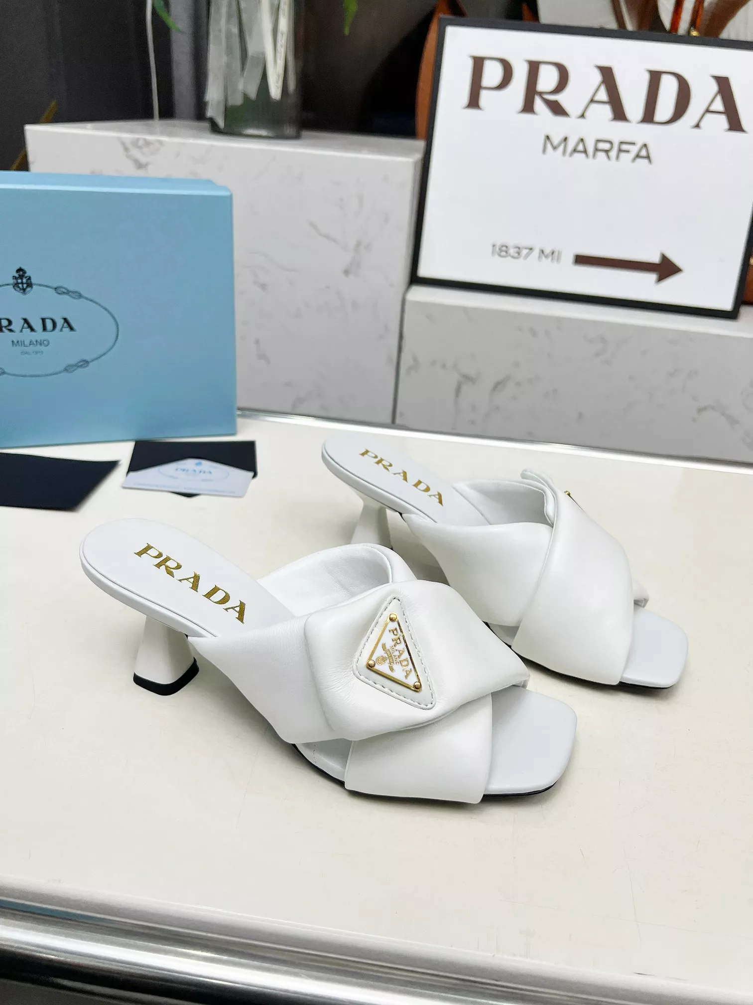 EyeCatching 7393 Prada Slippers For Women