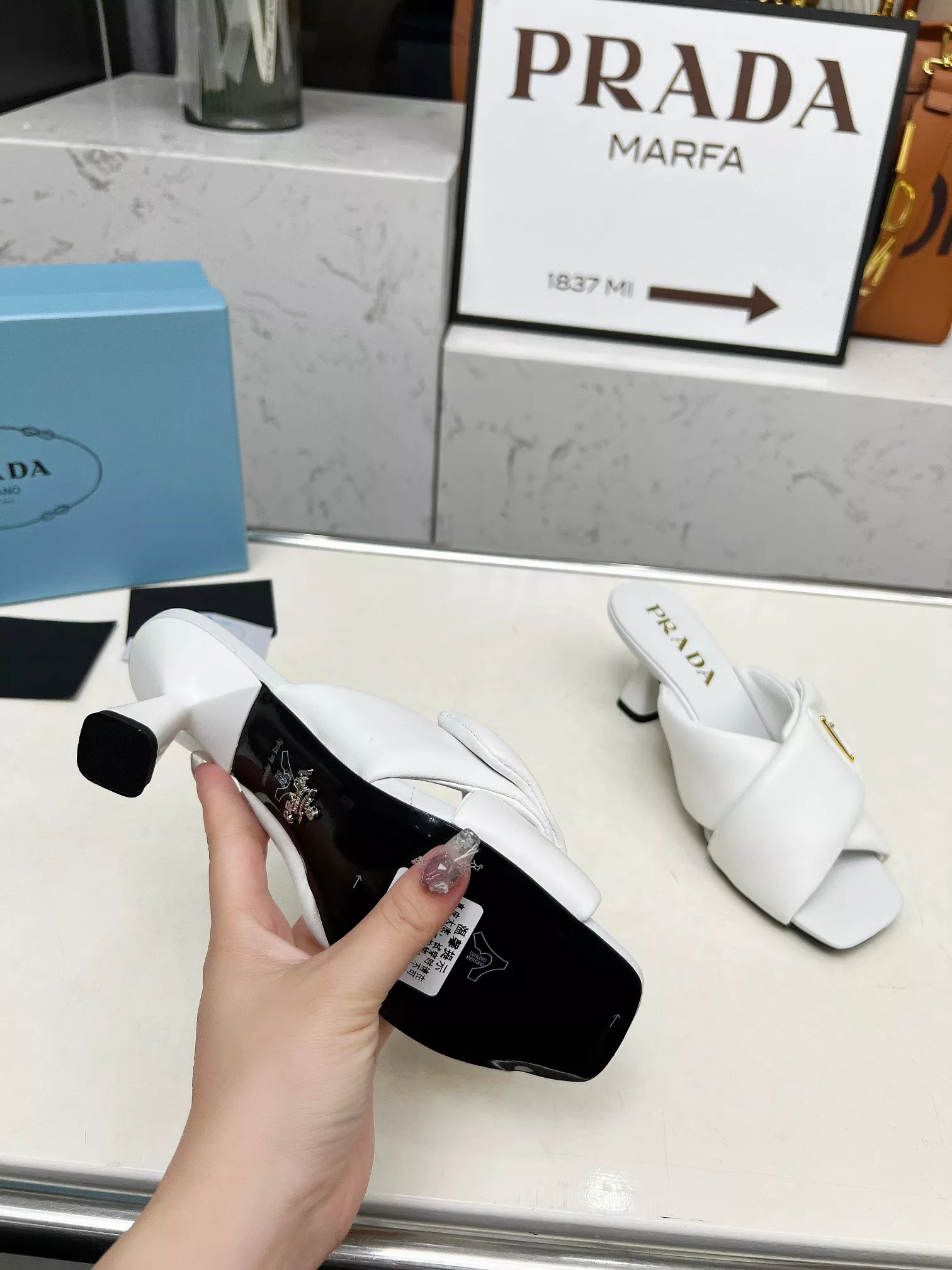 EyeCatching 7393 Prada Slippers For Women