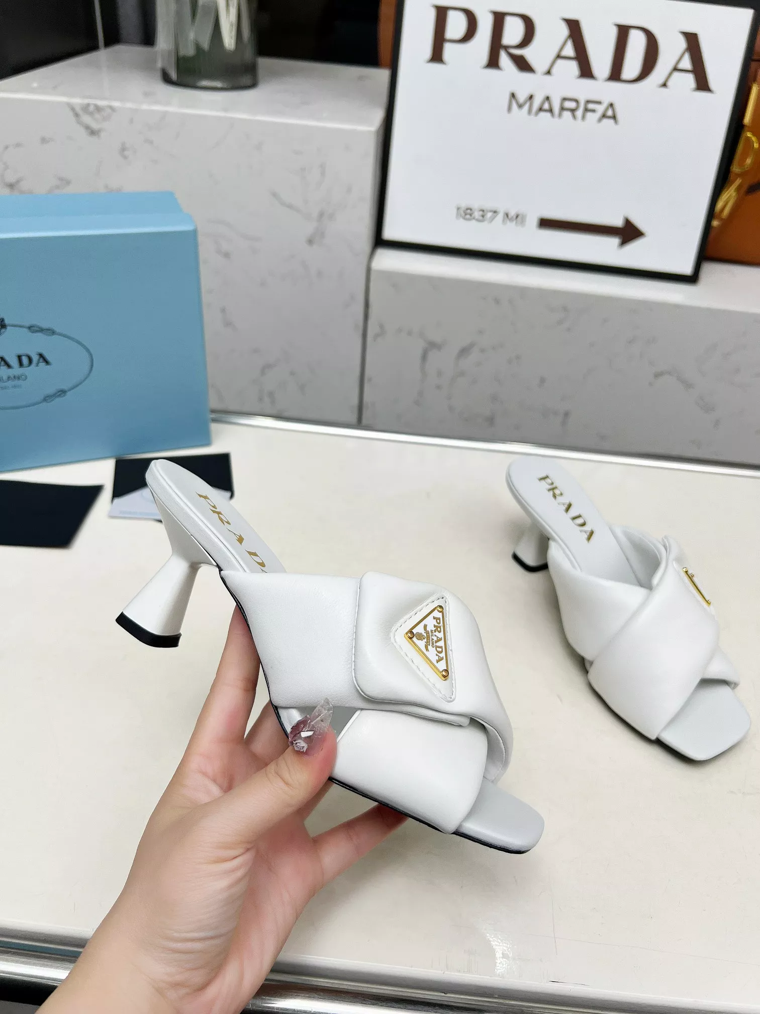 EyeCatching 7393 Prada Slippers For Women
