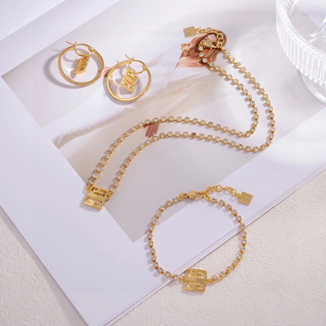 EyeCatching 7395 Givenchy Jewelry Set For Women