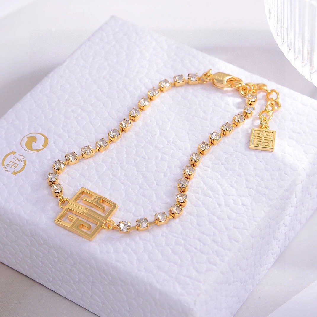 EyeCatching 7395 Givenchy Jewelry Set For Women