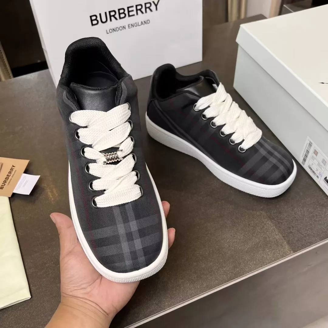 EyeCatching 7448 Burberry Casual Shoes For Women