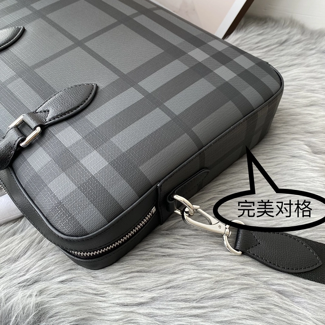 EyeCatching 7454 Burberry AAA Man Handbags