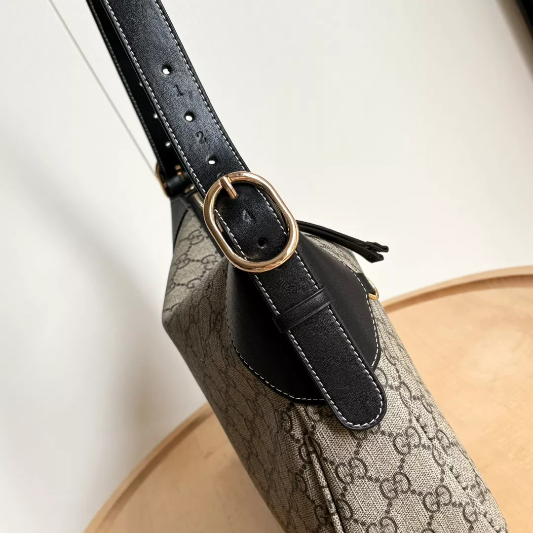 EyeCatching 7527 Gucci AAA Quality Shoulder Bags For Women