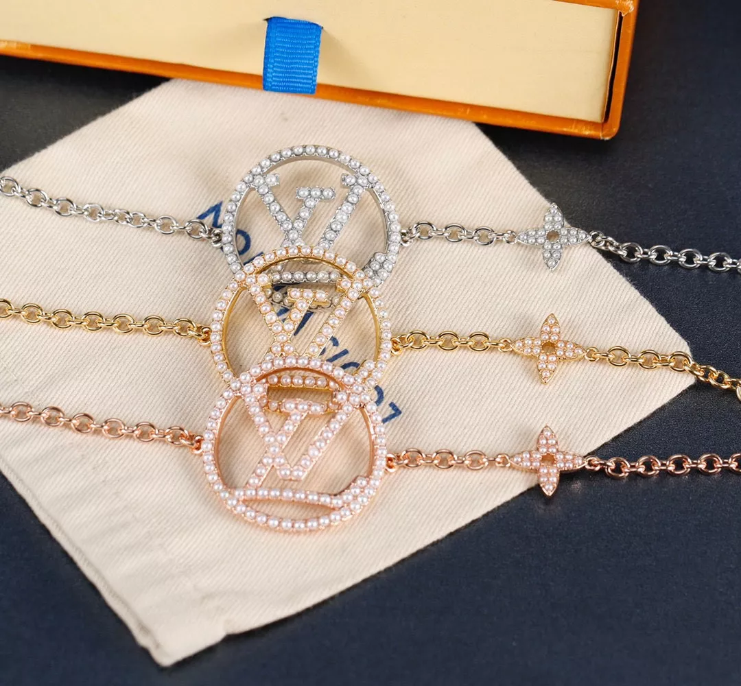 EyeCatching 7715 Louis Vuitton LV Bracelets