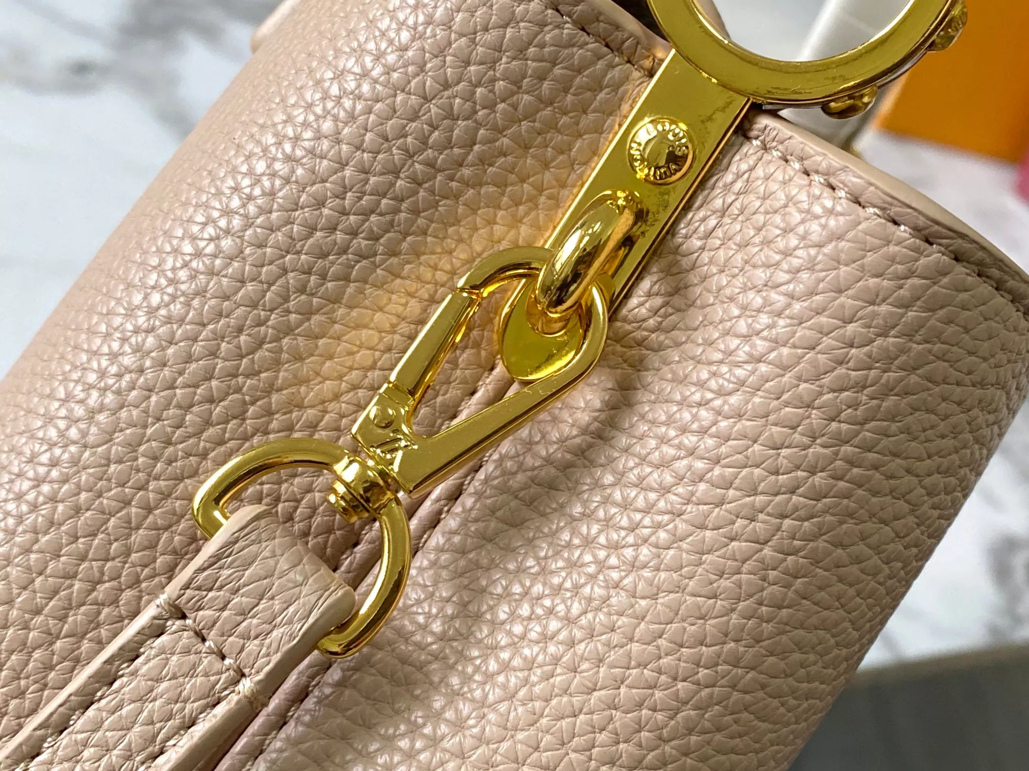 EyeCatching 7770 Louis Vuitton AAA Quality Messenger Bags For Women