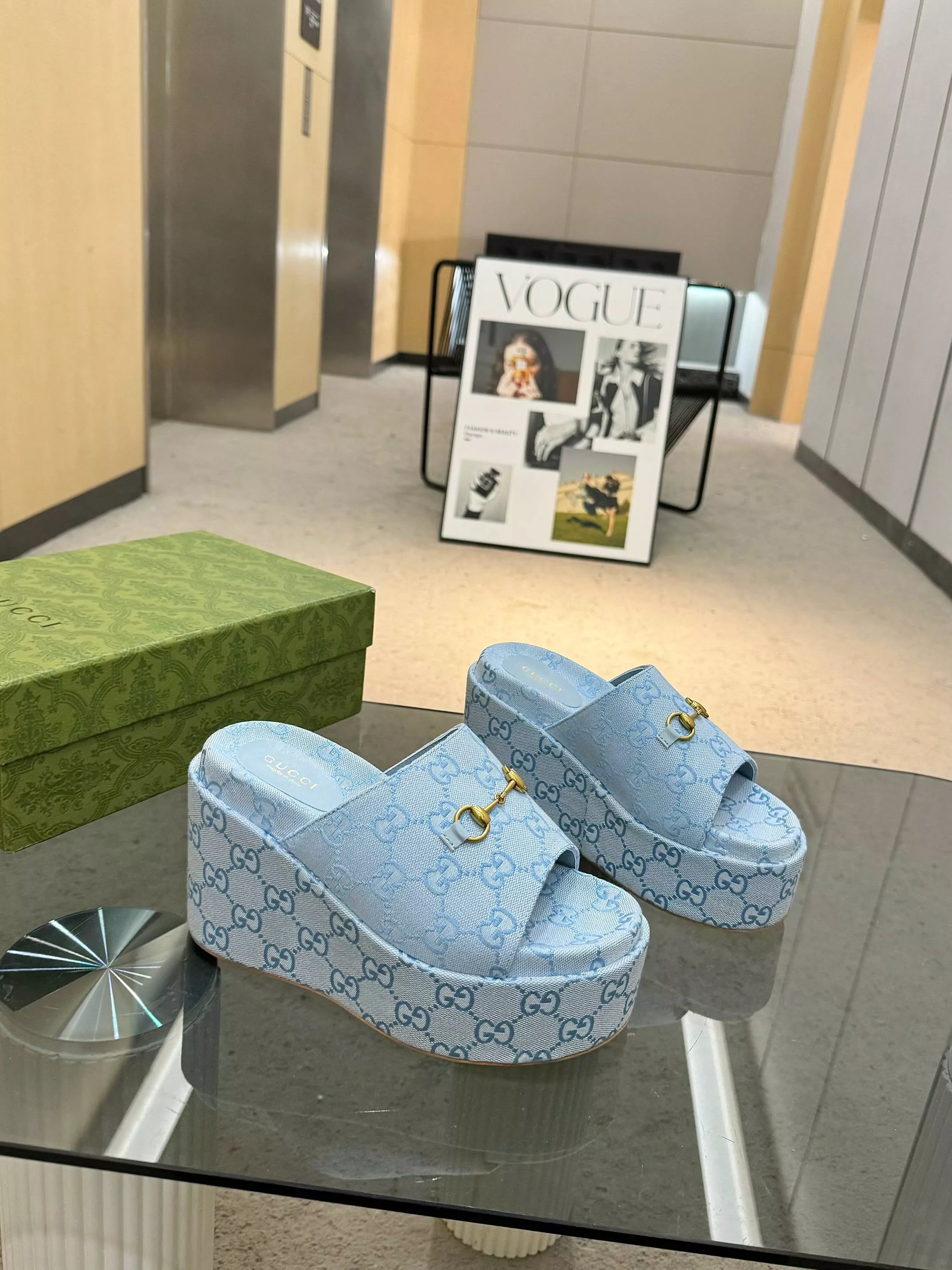 EyeCatching 8019 Gucci Slippers For Women