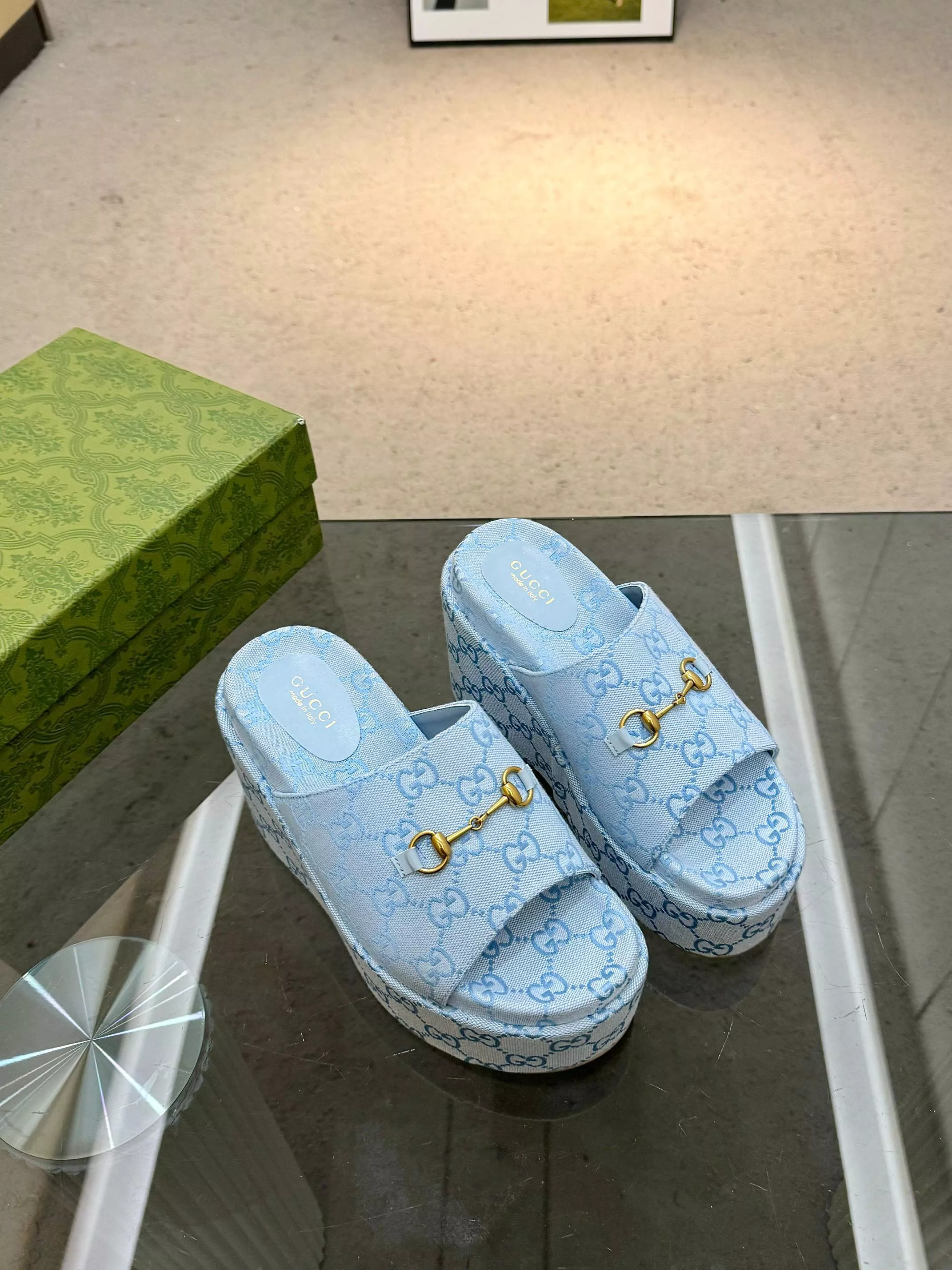 EyeCatching 8019 Gucci Slippers For Women