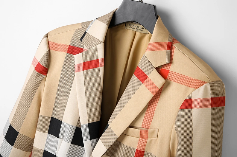 EyeCatching 816 Burberry Jackets Long Sleeved For Men