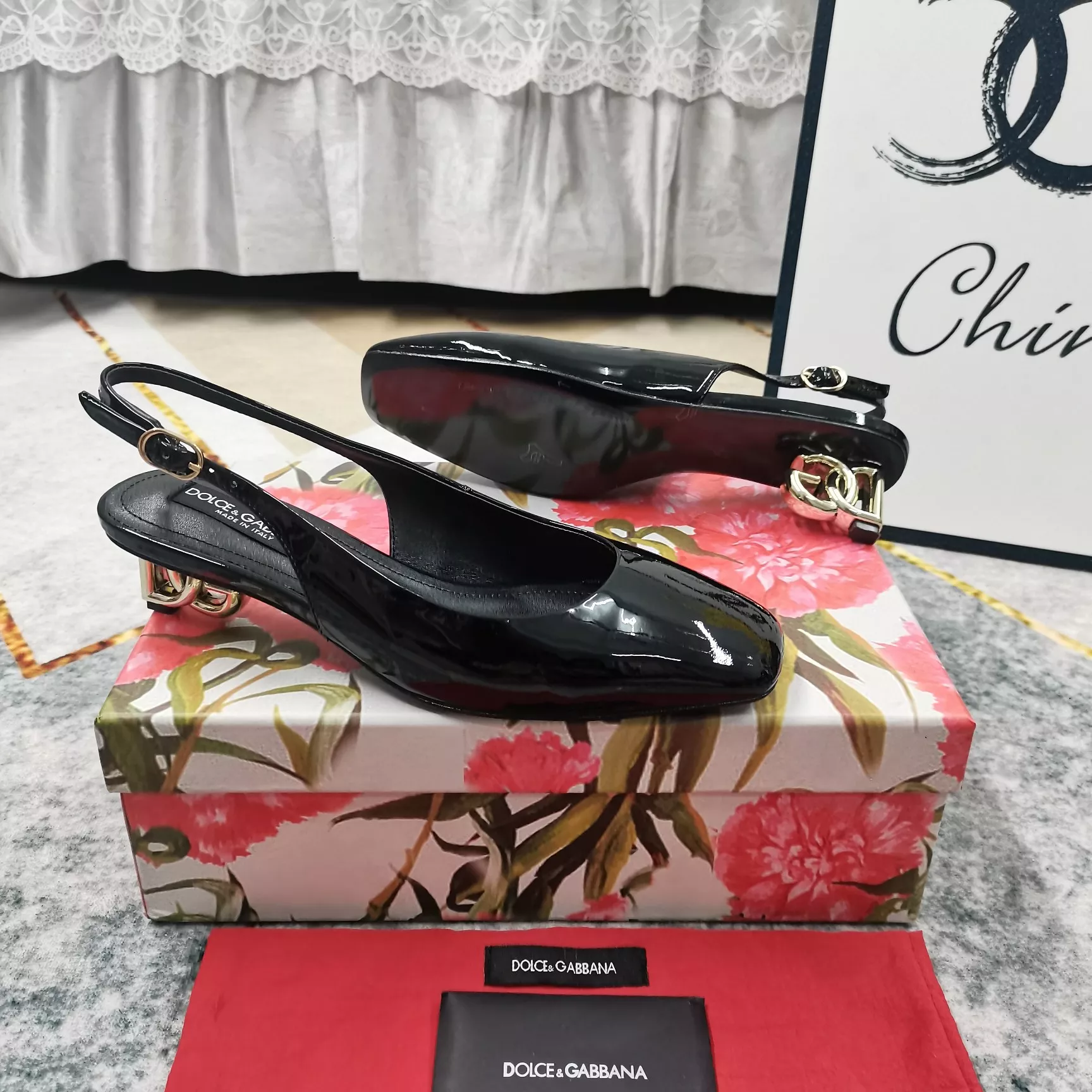 EyeCatching 8176 Dolce & Gabbana D&G Sandal For Women