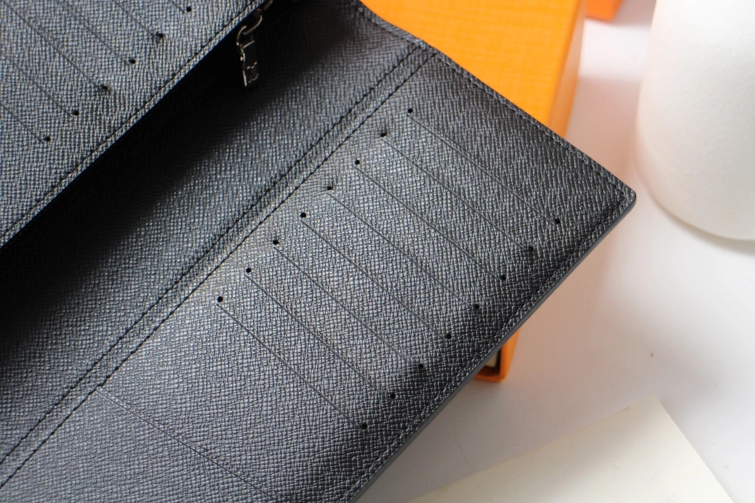 EyeCatching 844 Louis Vuitton AAA Man Wallets