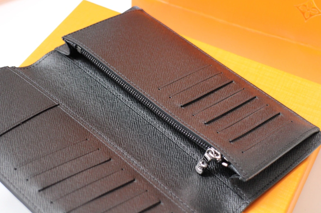 EyeCatching 844 Louis Vuitton AAA Man Wallets