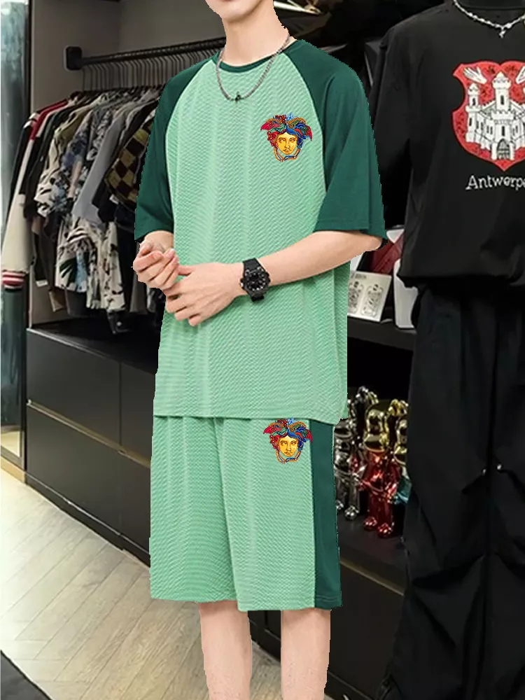 EyeCatching 848 Versace Tracksuits Short Sleeved For Men