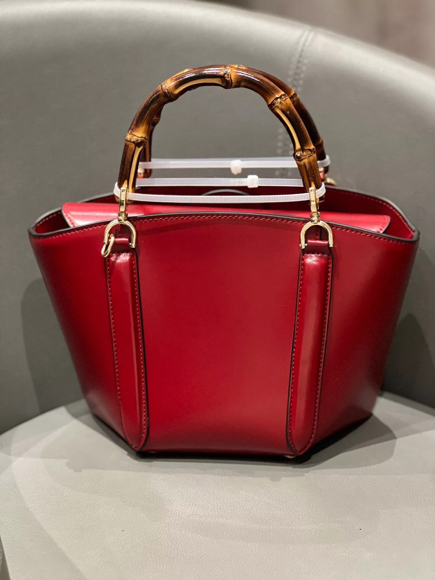 EyeCatching 8485 Gucci AAA Quality Handbags For Women