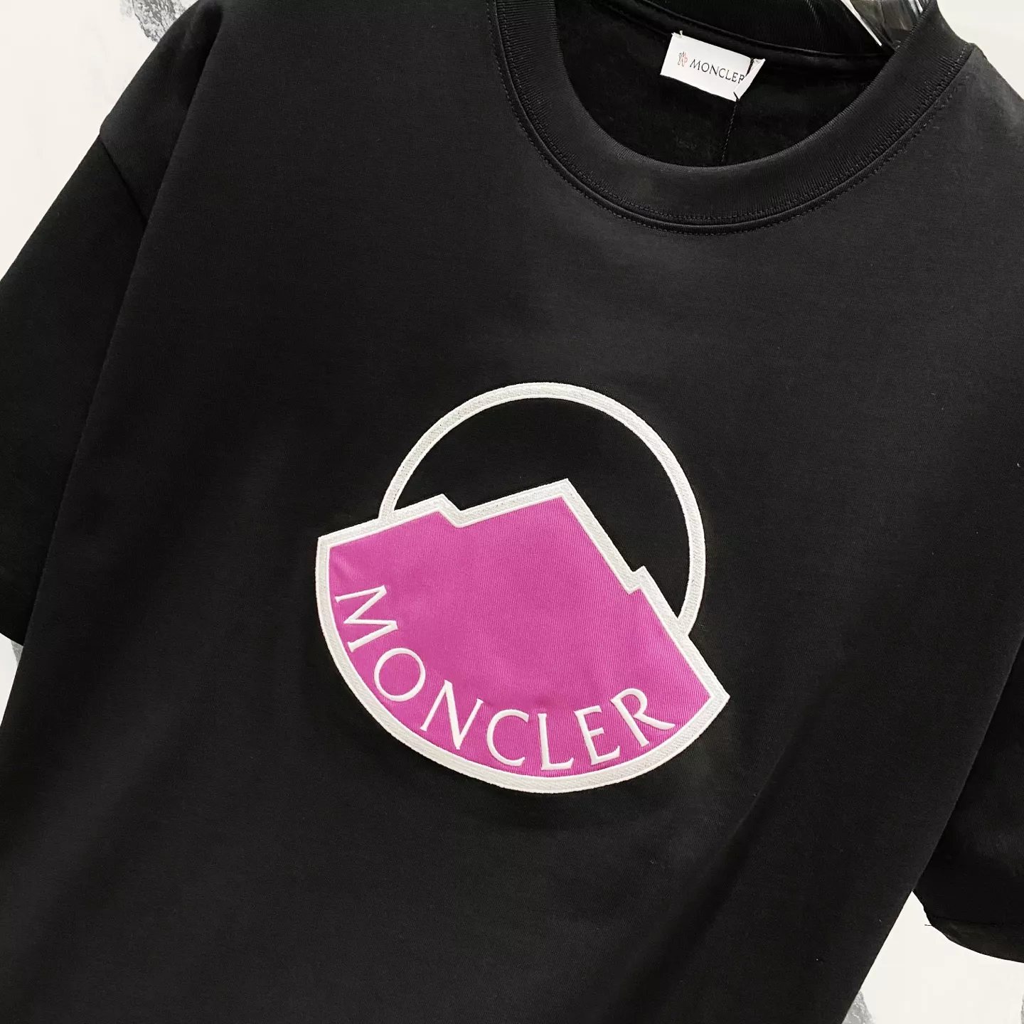 EyeCatching 8534 Moncler T-Shirts Short Sleeved For Unisex