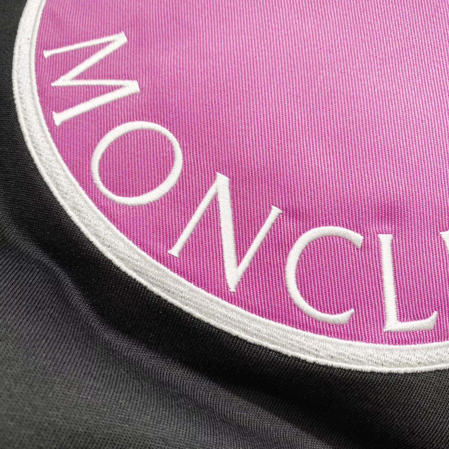 EyeCatching 8534 Moncler T-Shirts Short Sleeved For Unisex